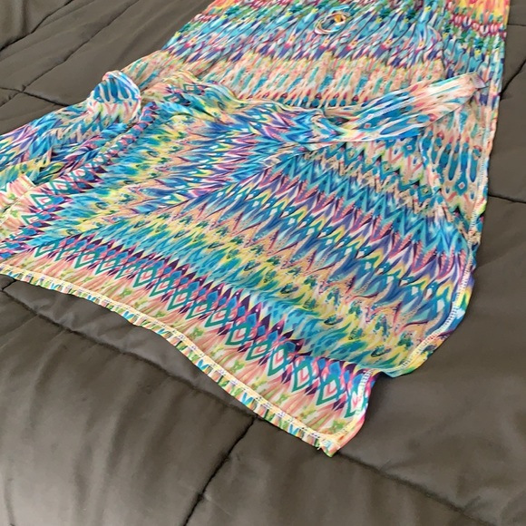 Colorful cover up - Picture 3 of 4